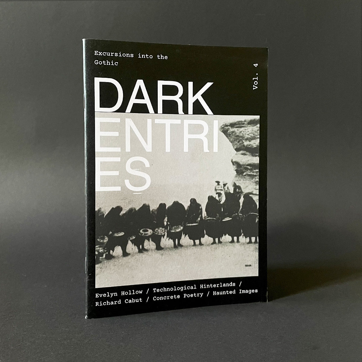 Dark Entries Issue 4 - Dark Entries - Haus Nostromo