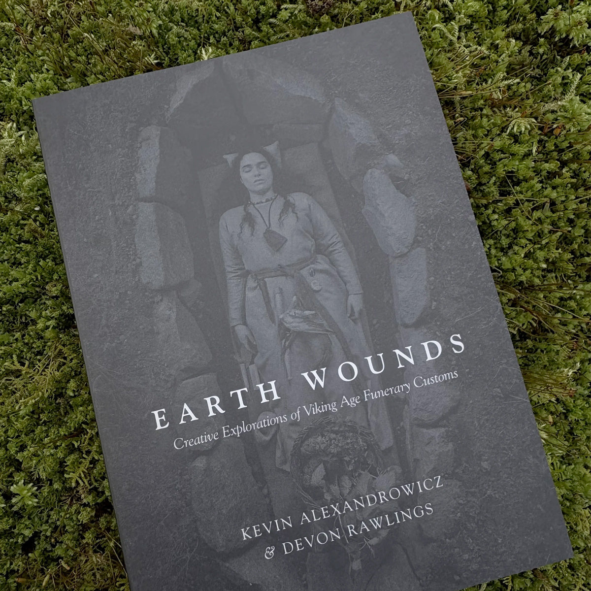 Earth Wounds - Hyldyr - Haus Nostromo