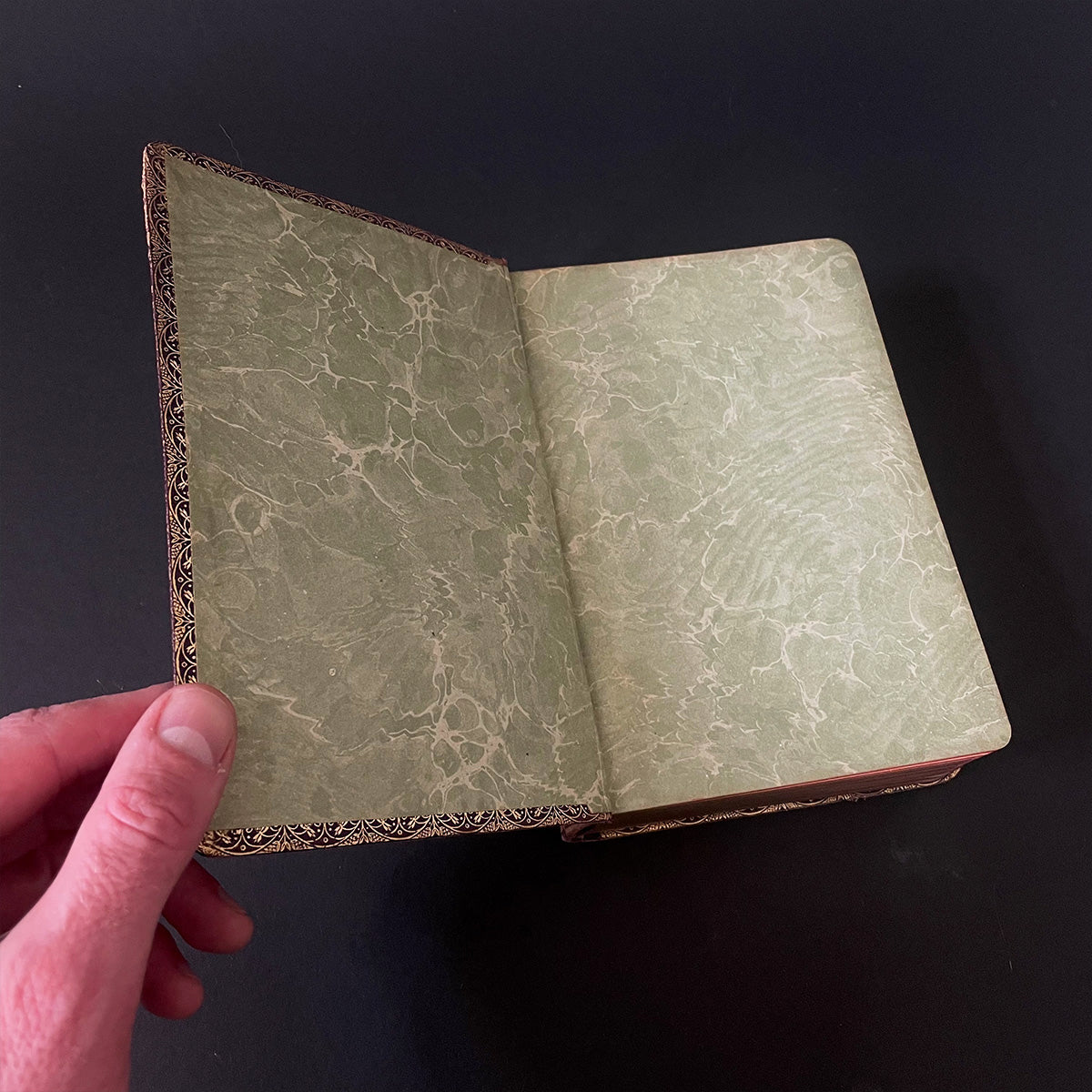 Tennyson's Works - Alfred Tennyson (WYRM014)