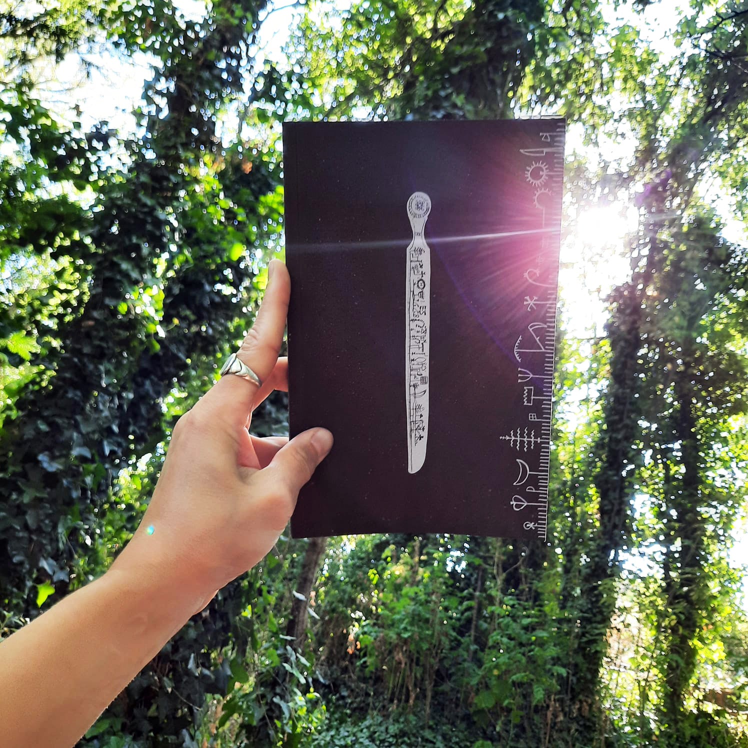 Becoming The Forest Issue IV - Una Hamilton Helle - Haus Nostromo