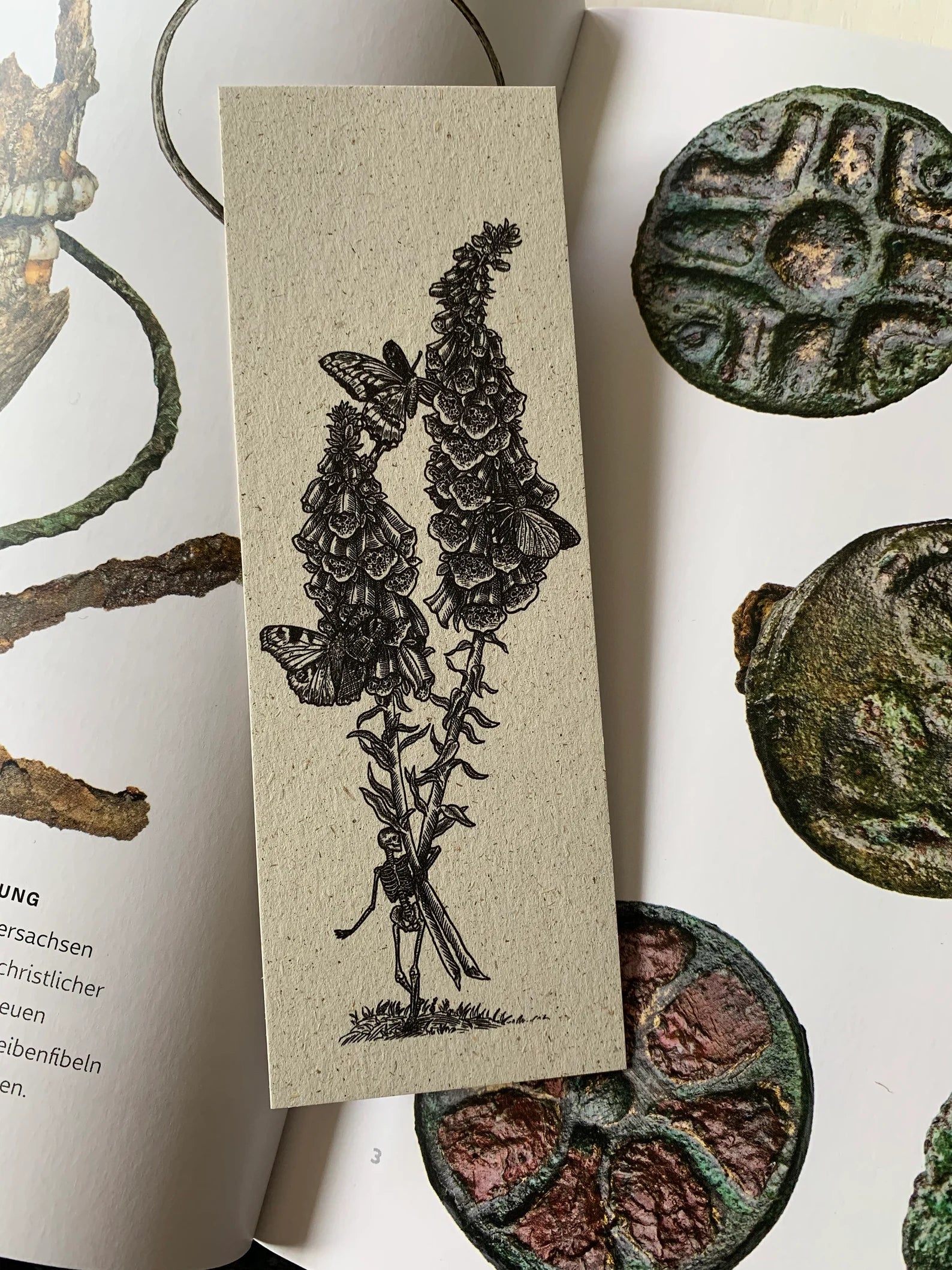 Roter Fingerhut Grasspaper Bookmark - Pitchblack Illustration - Haus Nostromo